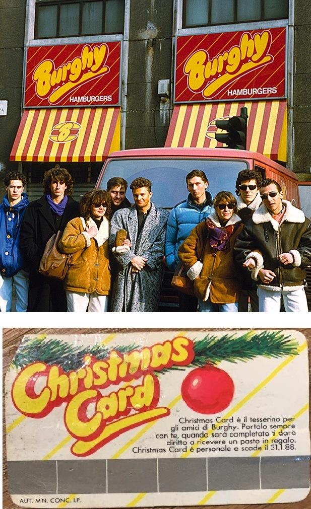 Figura 6: Paninari davanti al Burghy + Burghy Christmas Card Natale 1988 (Foto dei Paninari, sito Internet Amica.it, autore sconosciuto, data sconosciuta – Foto Christmas card, Facebook "Paninaro", autore sconosciuto, 1988)